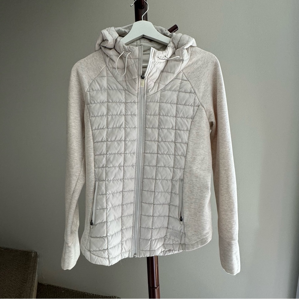 The North Face  thermoball hooded jacket. Like new.